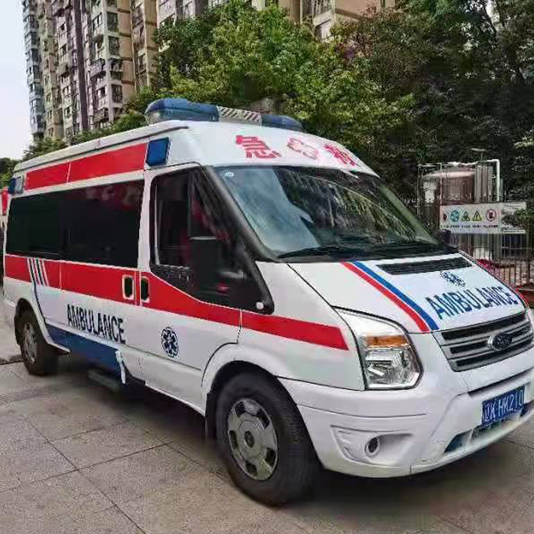 东坡长途救护车护送病人返乡
